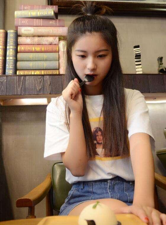 娱乐吃瓜酱小姐姐是谁,网络红人的魅力与影响力